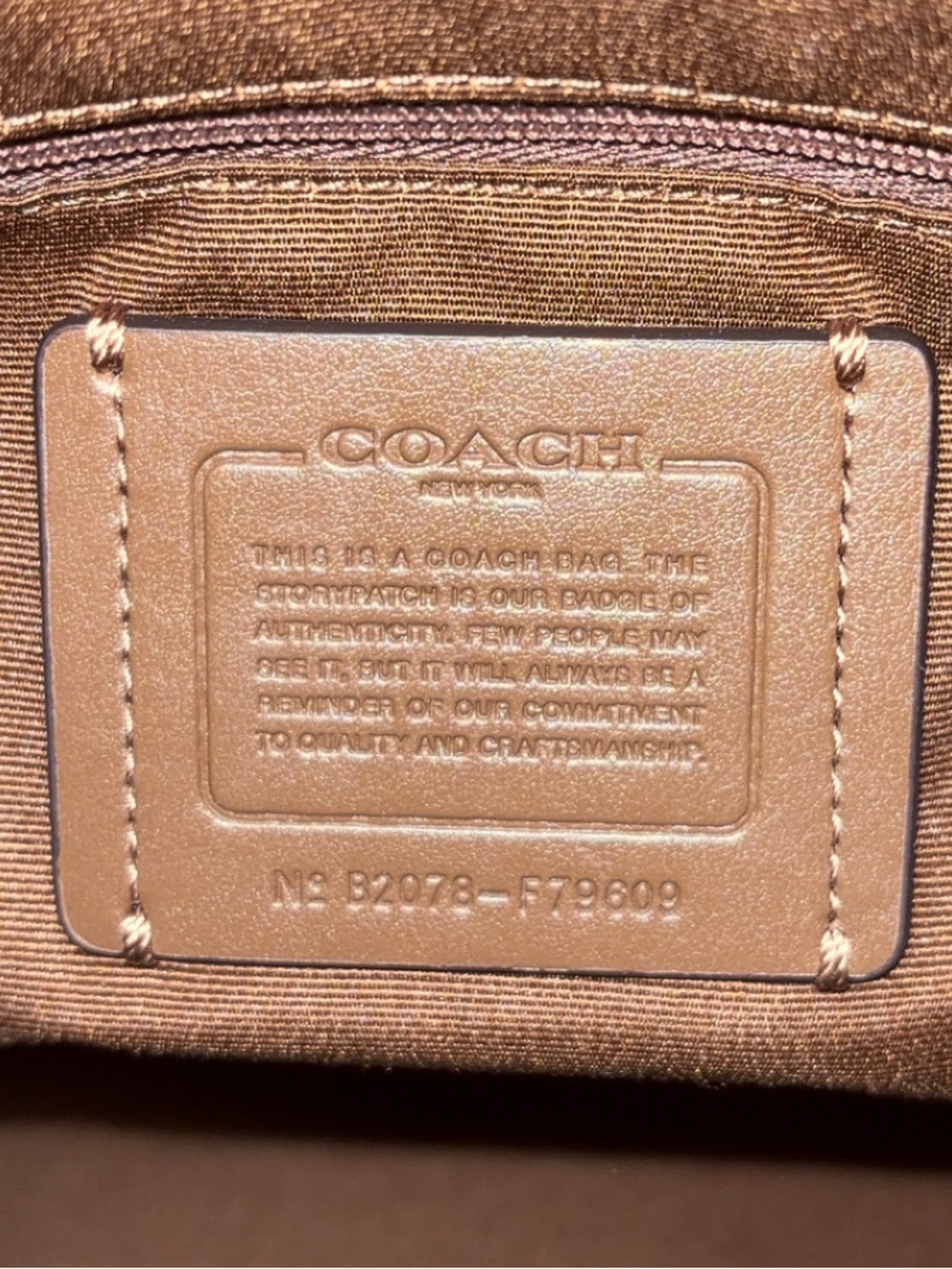 Coach 2020 Gallery Tote Bag in Signature Canvas w/ 2 matching wallets EUC - Picture 11 of 12
